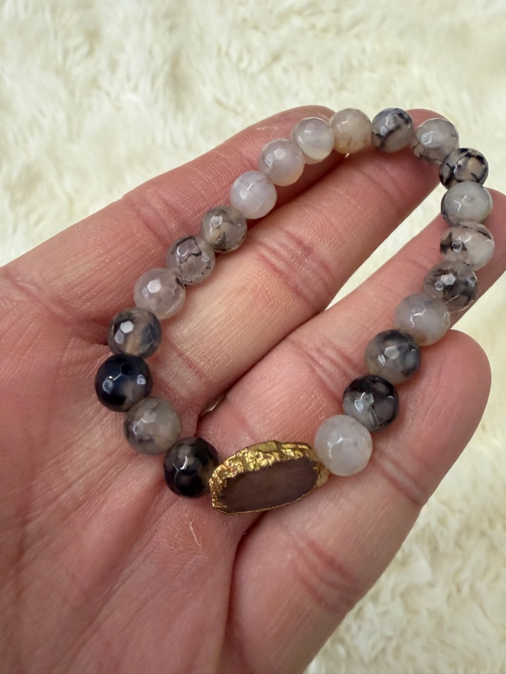 Faceted Gray Agate Bead Stretch Bracelet with Gold Druzy Accent